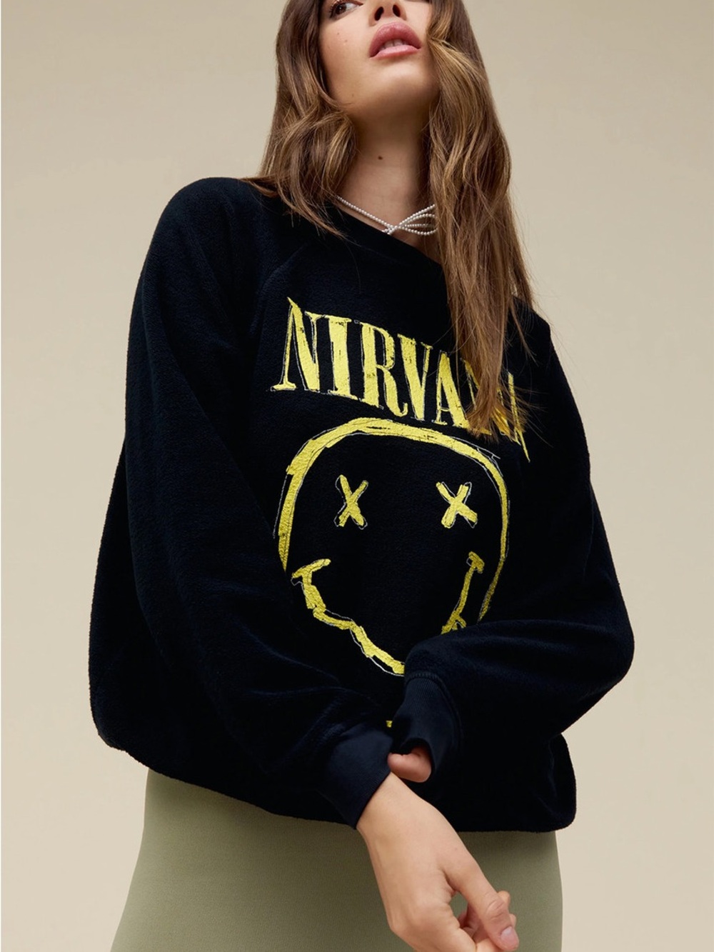 Daydreamer Nirvana Smiley Reverse Raglan Crew Size S